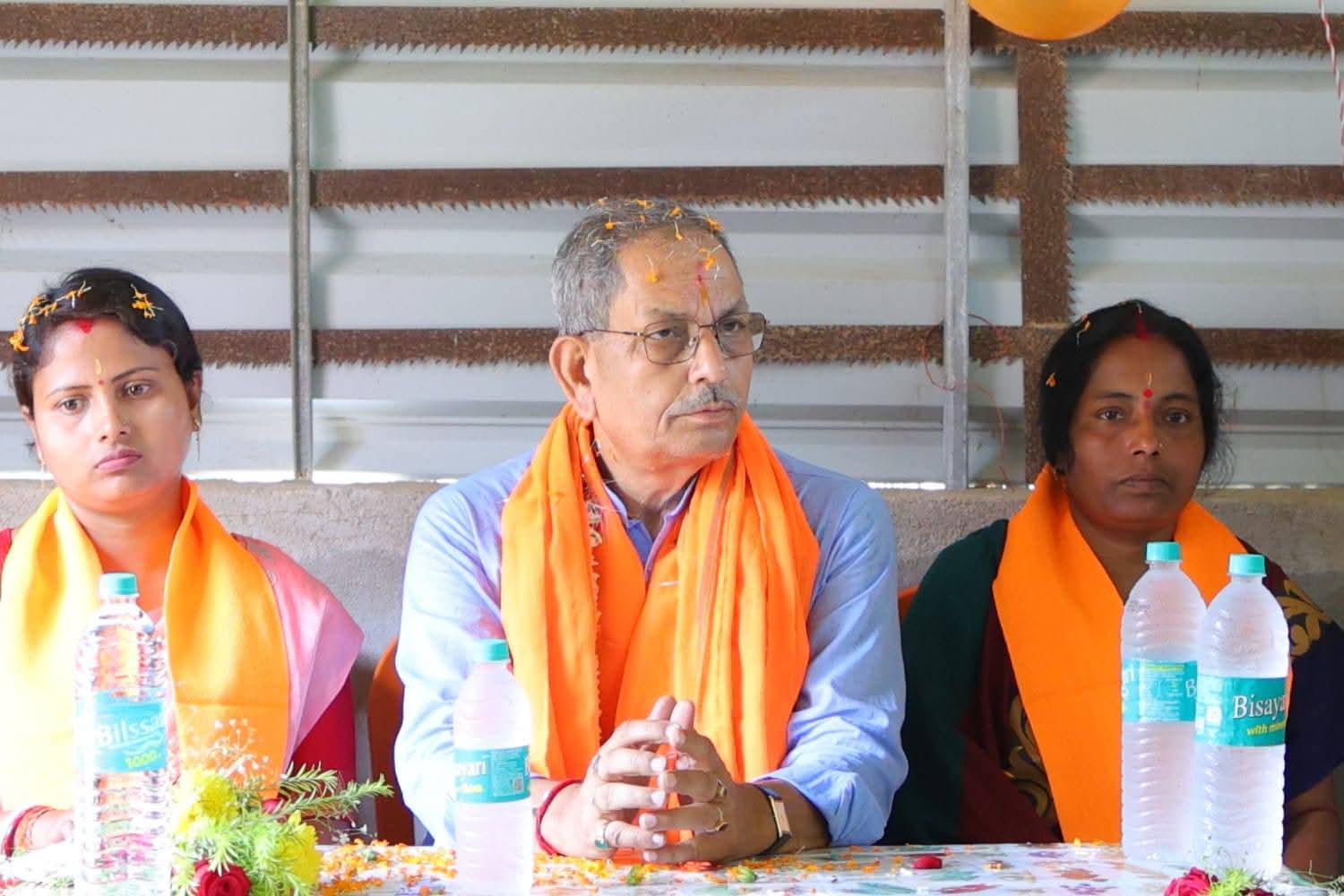 Event with party scarf